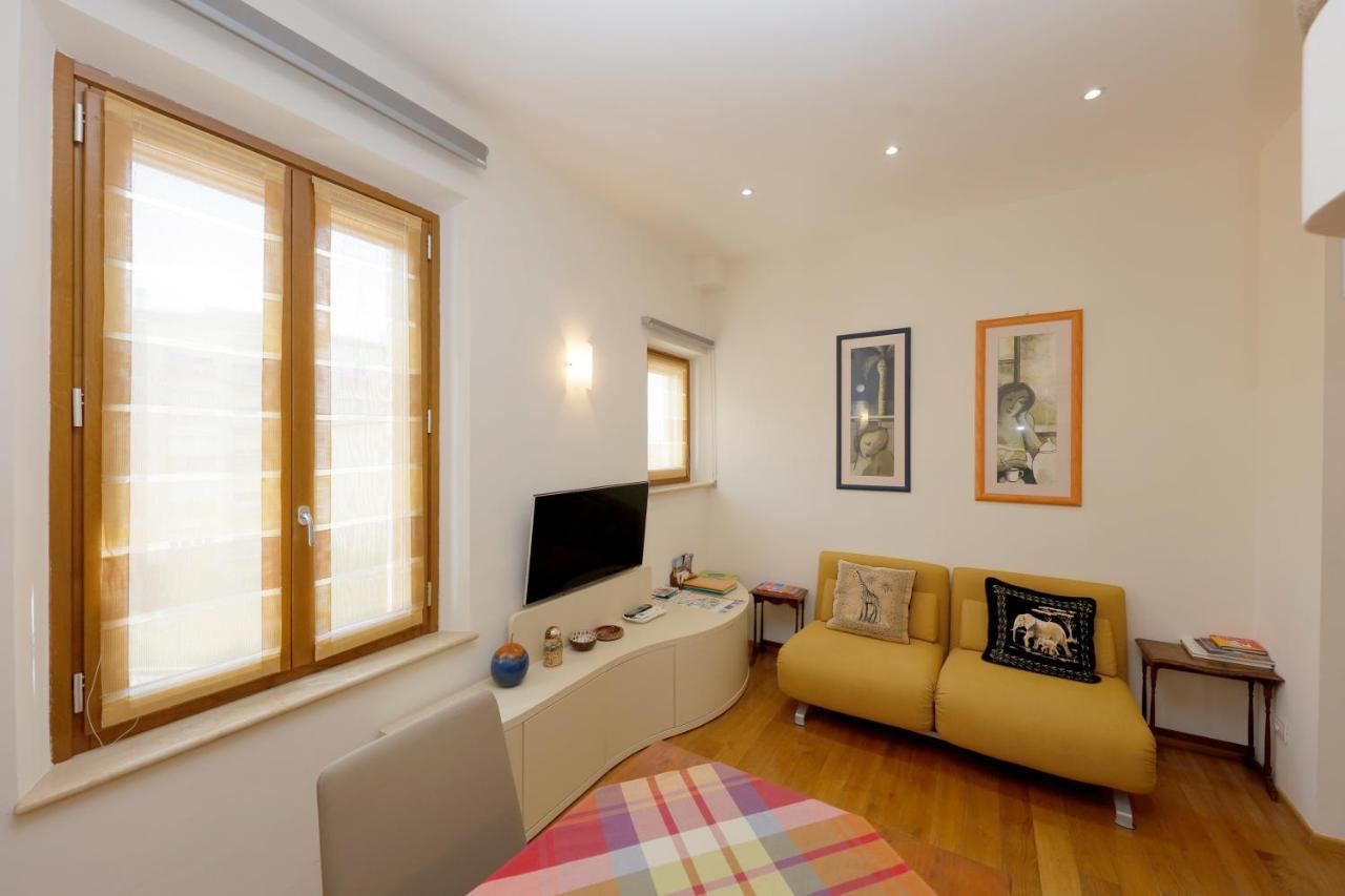 Siena Uptown - Sabrina'S Cozy Apartment Exterior photo
